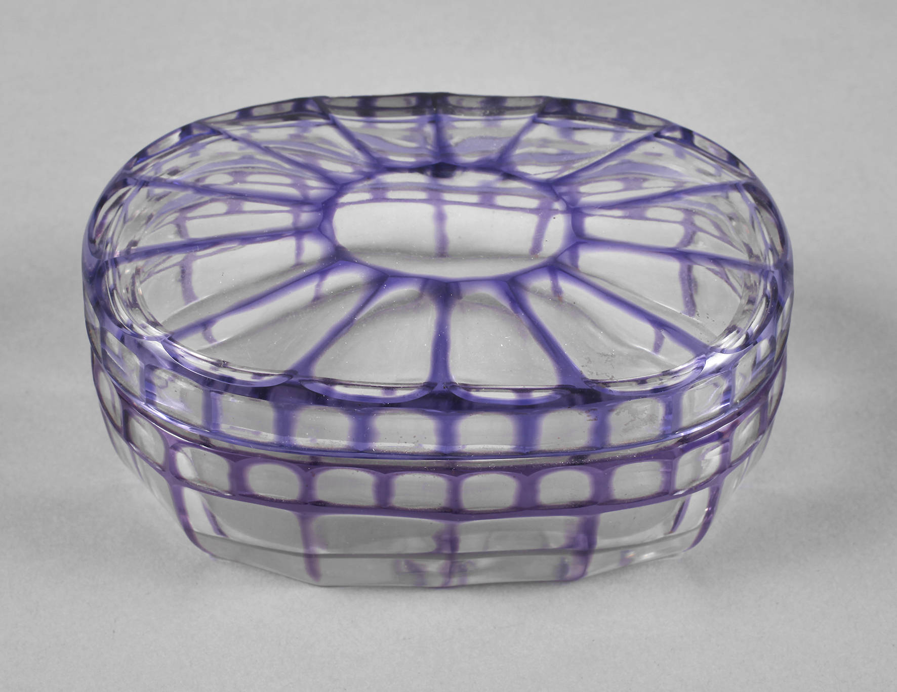 Glasdeckeldose Otto Prutscher attr.