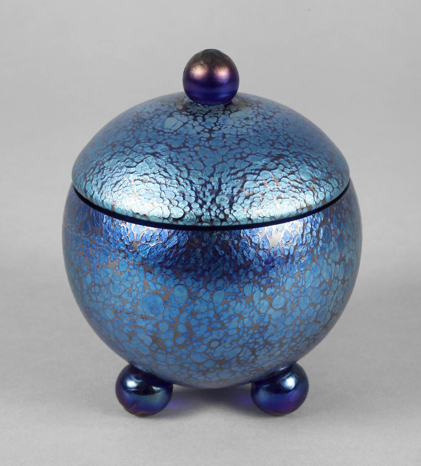 Loetz Wwe. Deckeldose