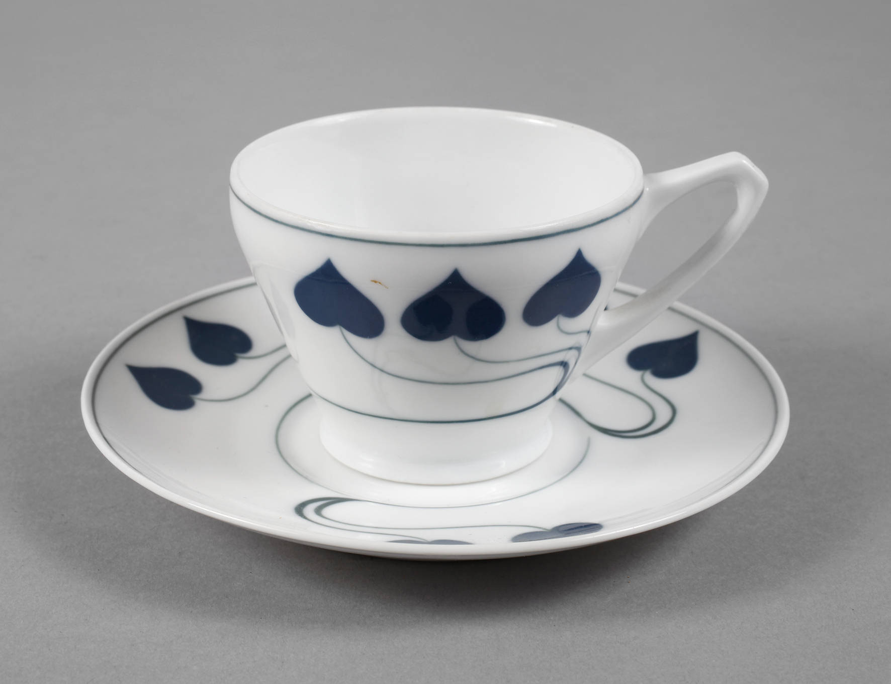Rosenthal Tasse ”Stehende Herzen”