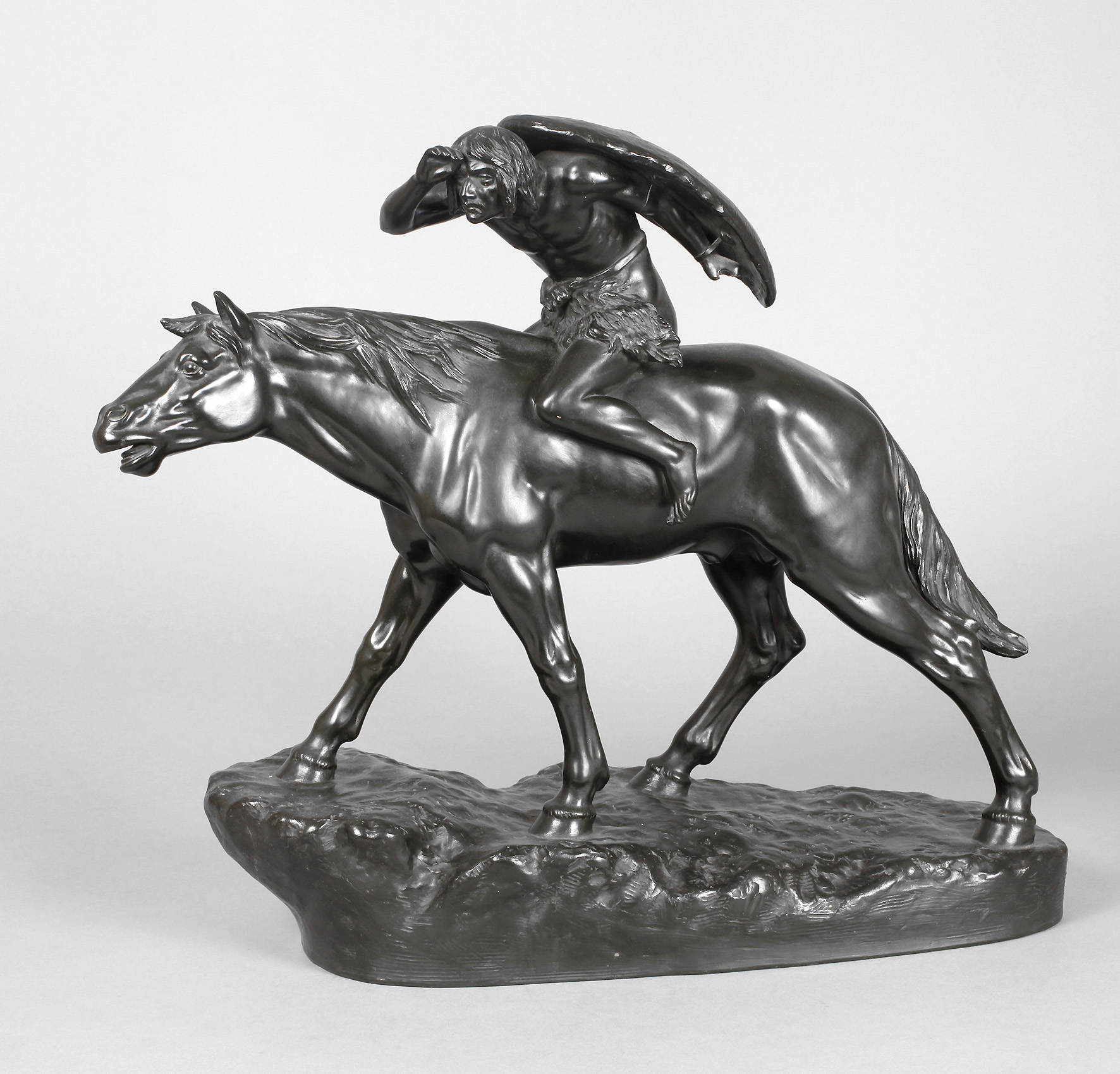 Niederlösnitz/Dresden Große Figur reitender Indianer