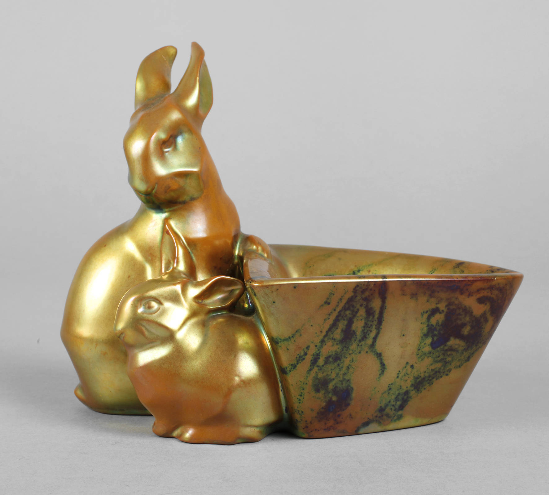 Zsolnay Pecs Schale mit Hasen