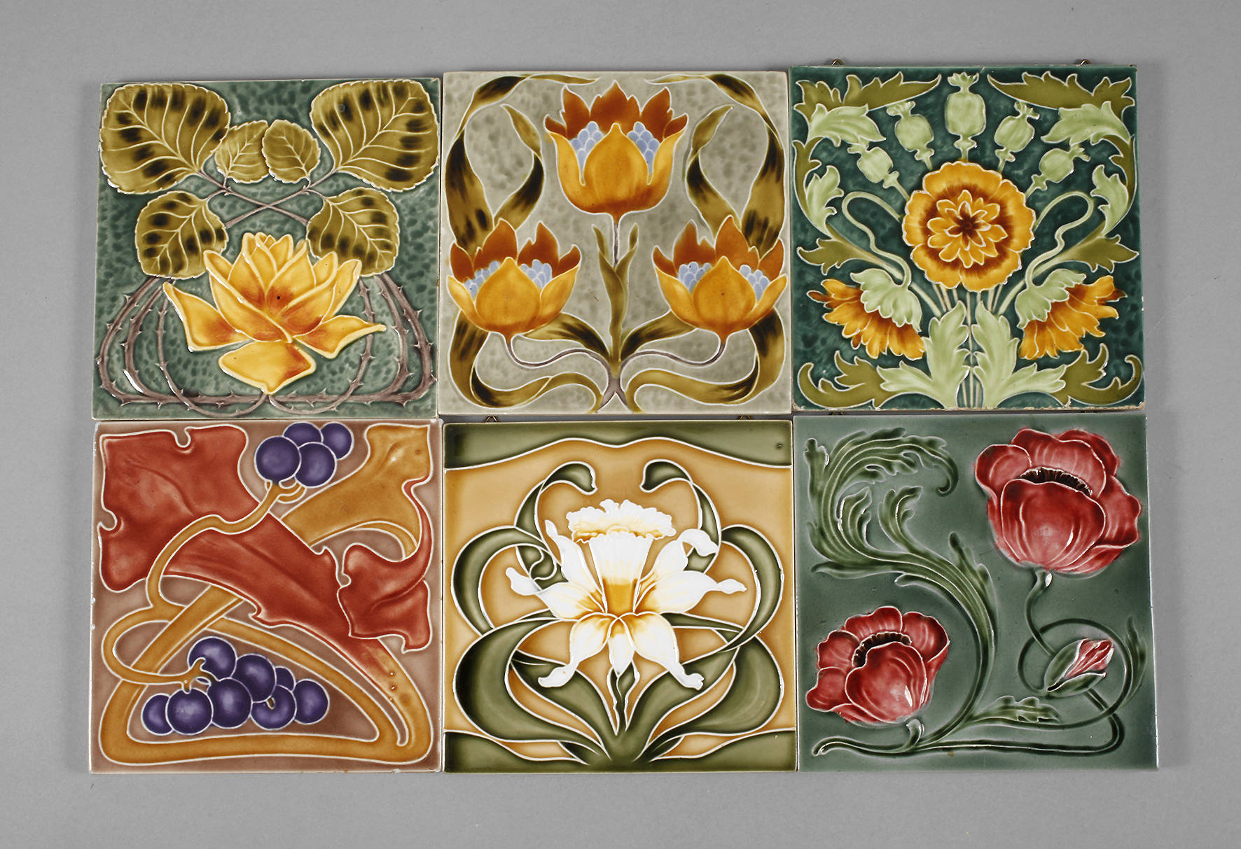 Sechs Jugendstilfliesen