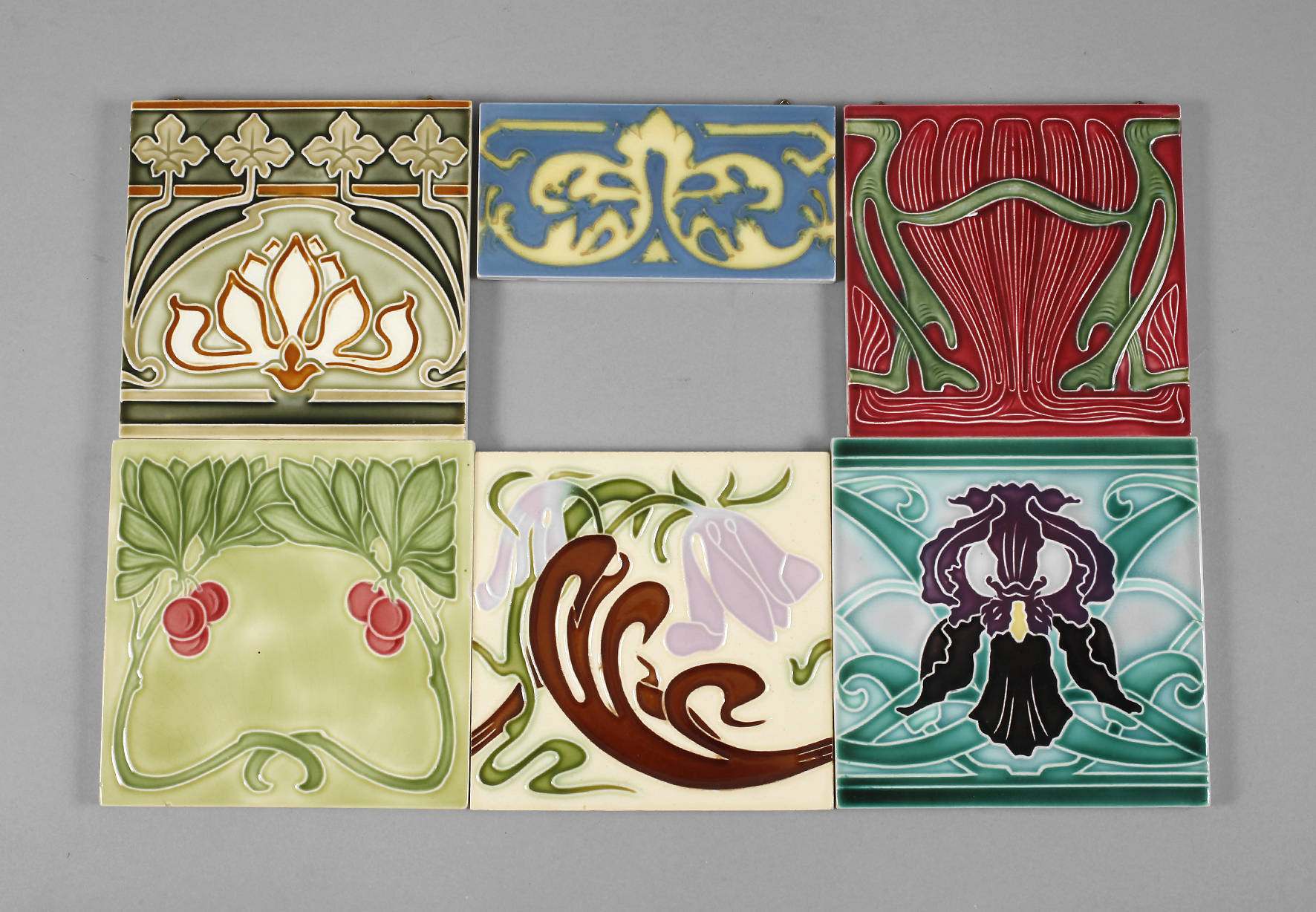 Sechs Jugendstilfliesen