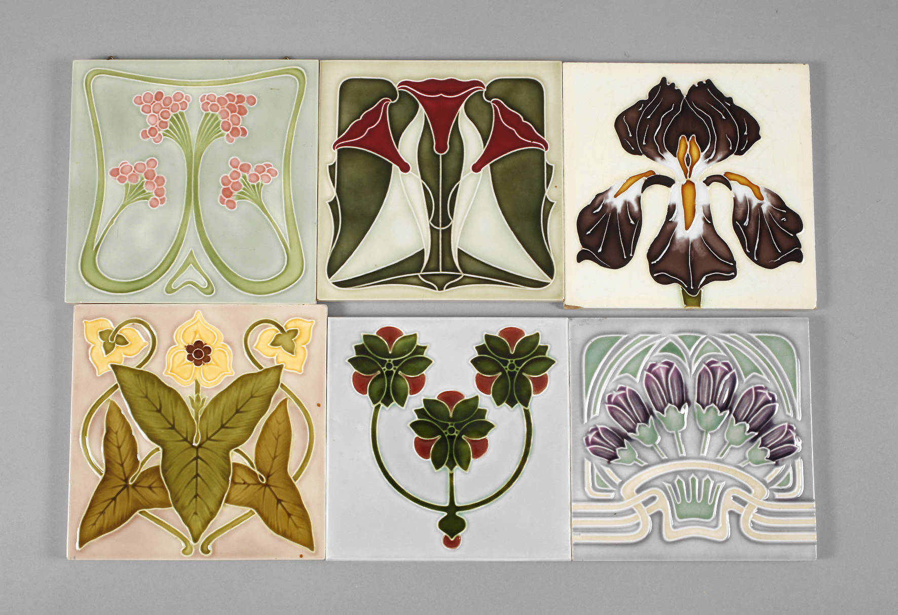 Sechs Jugendstilfliesen