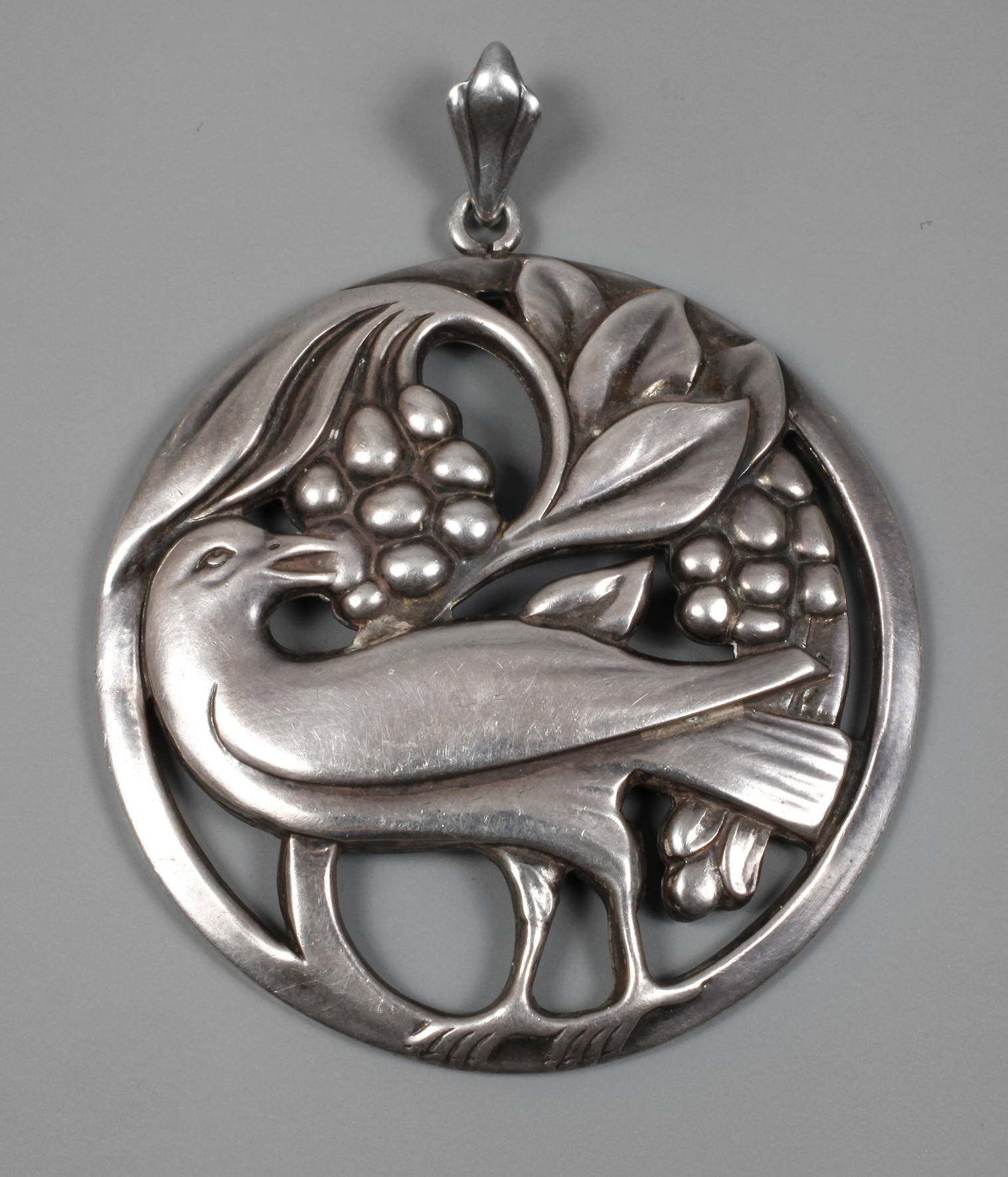 Großer Art déco-Anhänger