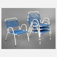 Vier Gartenstühle111