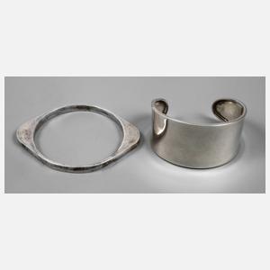 Zwei Designarmreife Silber