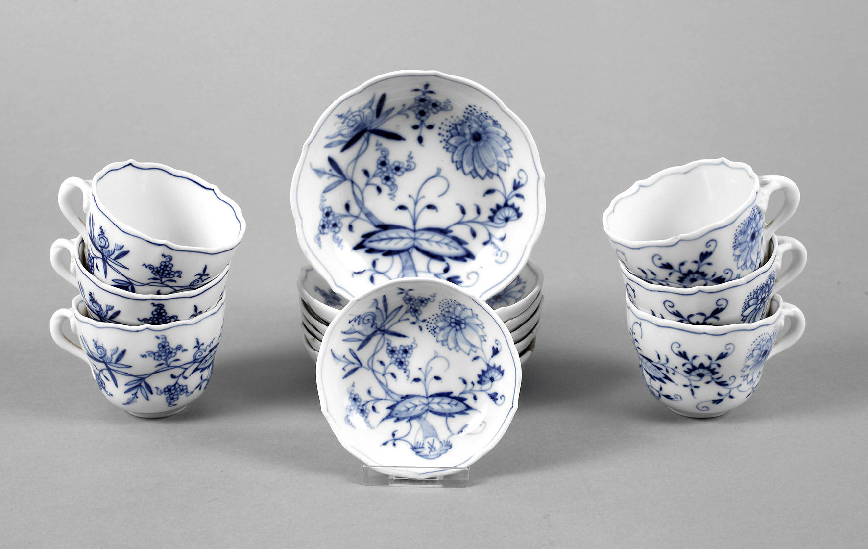 Meissen sechs Mokkatassen mit Untertassen