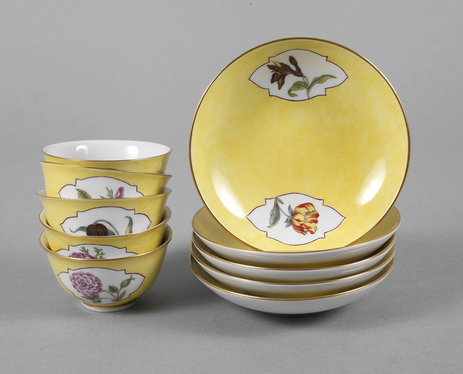 Meissen fünf Koppchen mit Untertassen