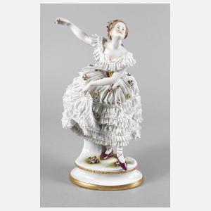 Volkstedt Tänzerin im Spitzenkleid