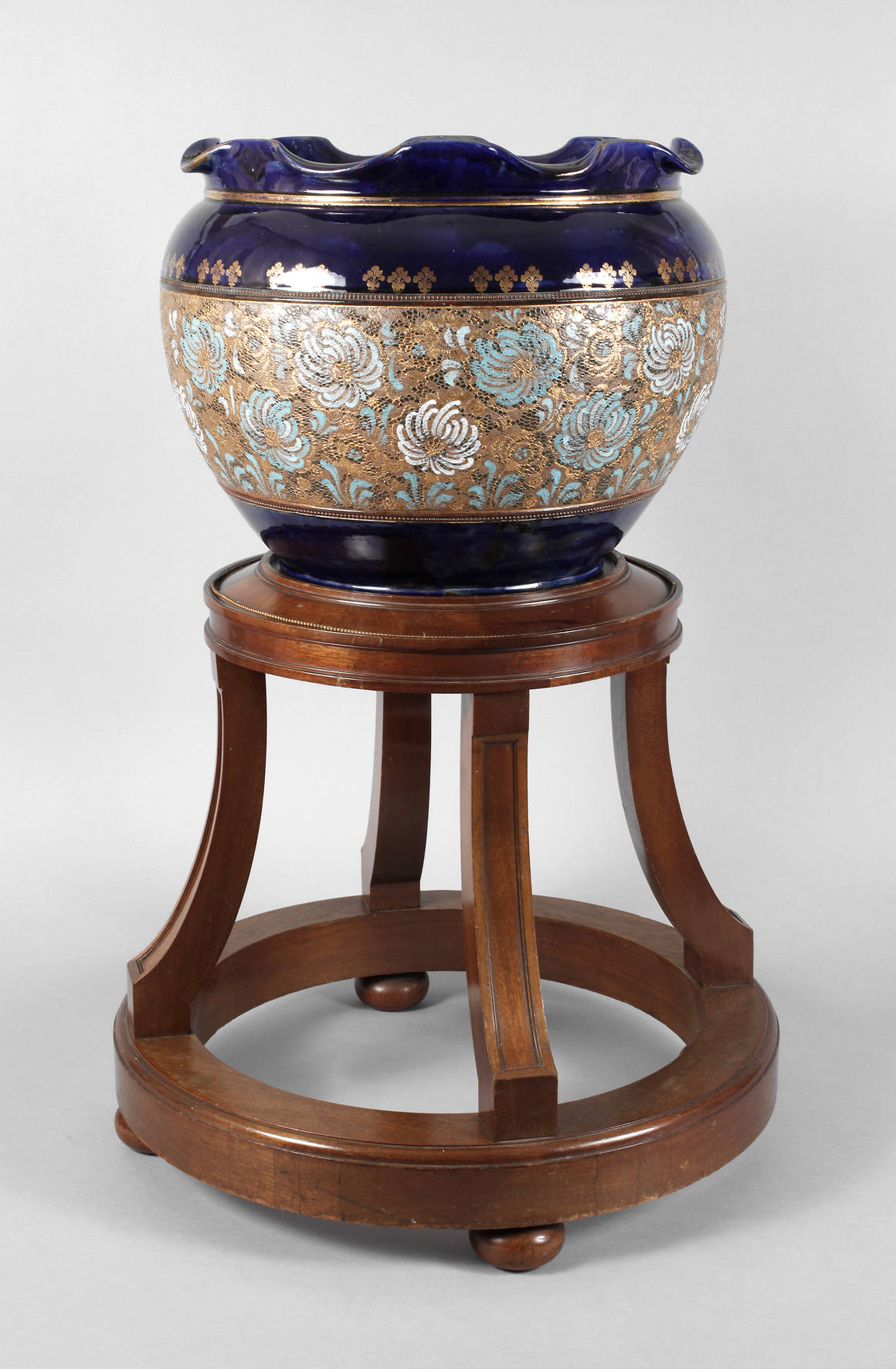 Großer Jugendstilcachepot mit Holzsockel