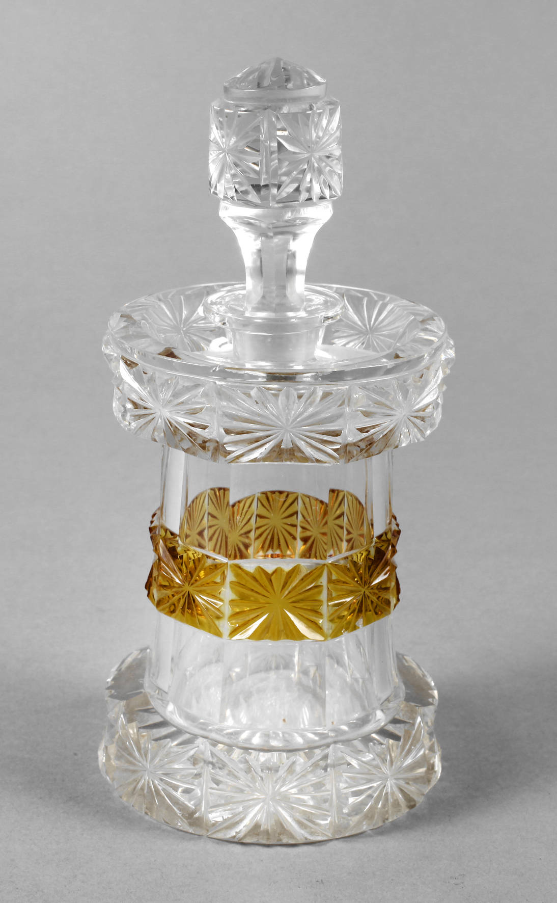 Karaffe mit Schliffdekor