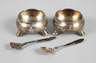 Silber zwei Gewürzschälchen mit Löffeln