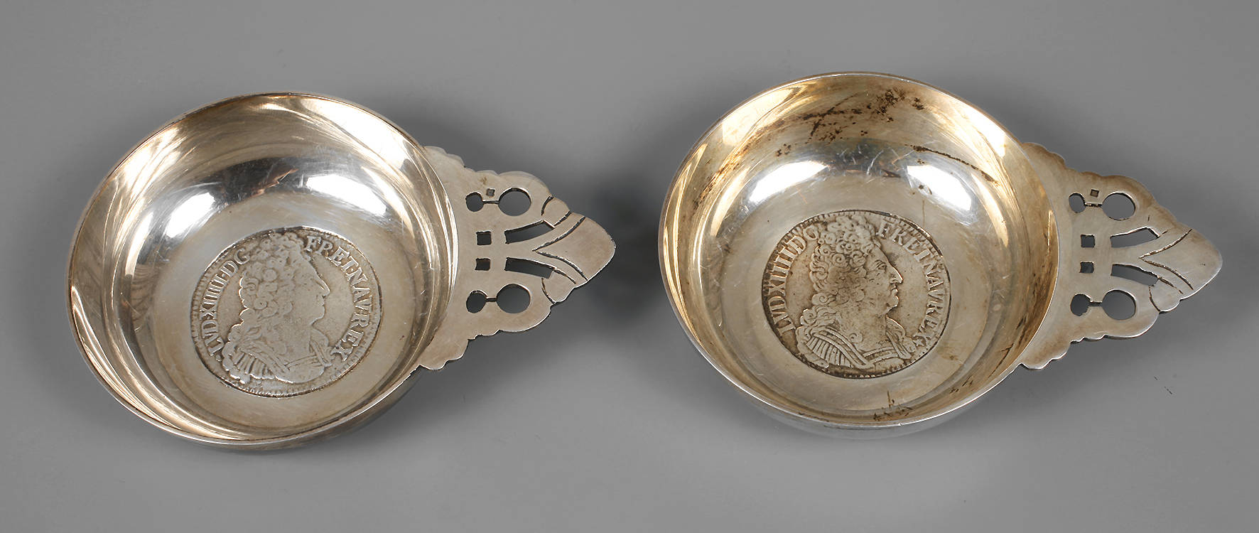 Paar Weinprobierschalen