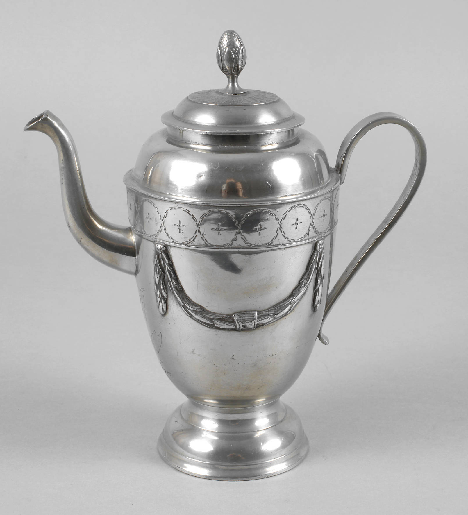 Zinn-Kaffeekanne Empiredekor