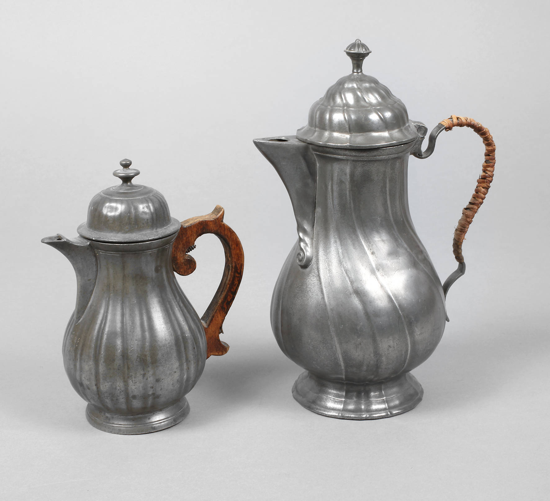 Zwei Biedermeierkannen Zinn