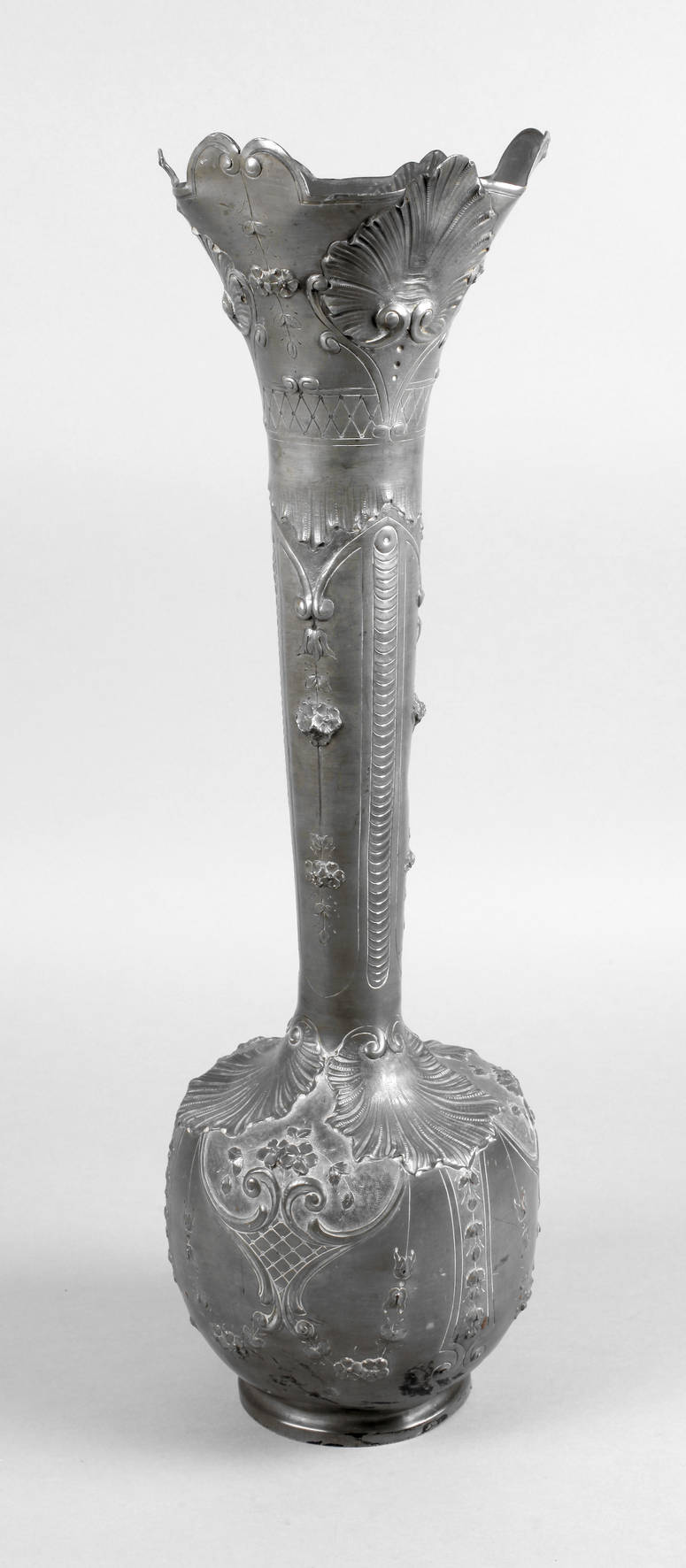 Große Zinnvase Paris