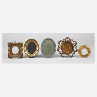 Fünf kleine Bilderrahmen111