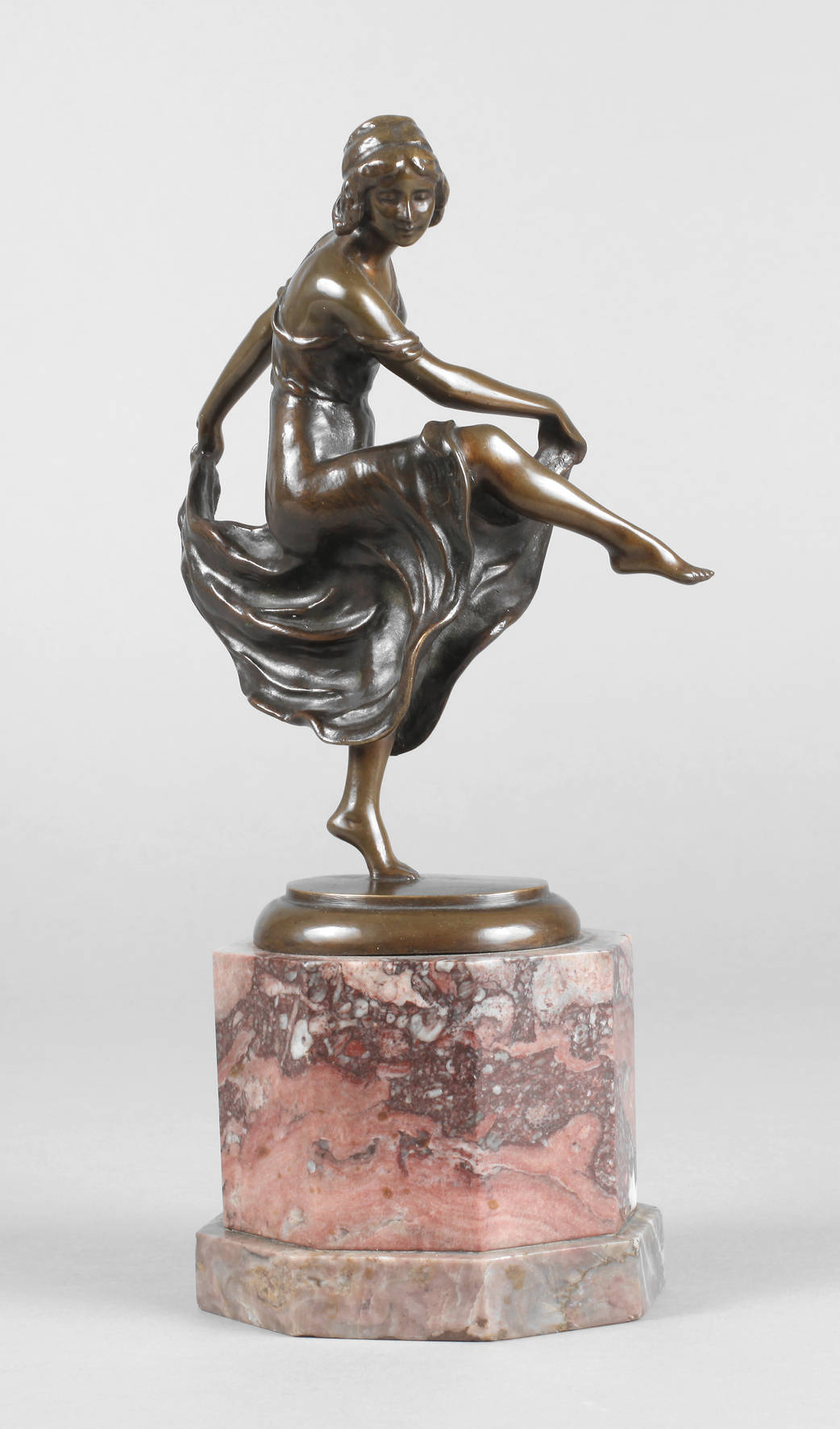 Rudolf Kaesbach, Tänzerin