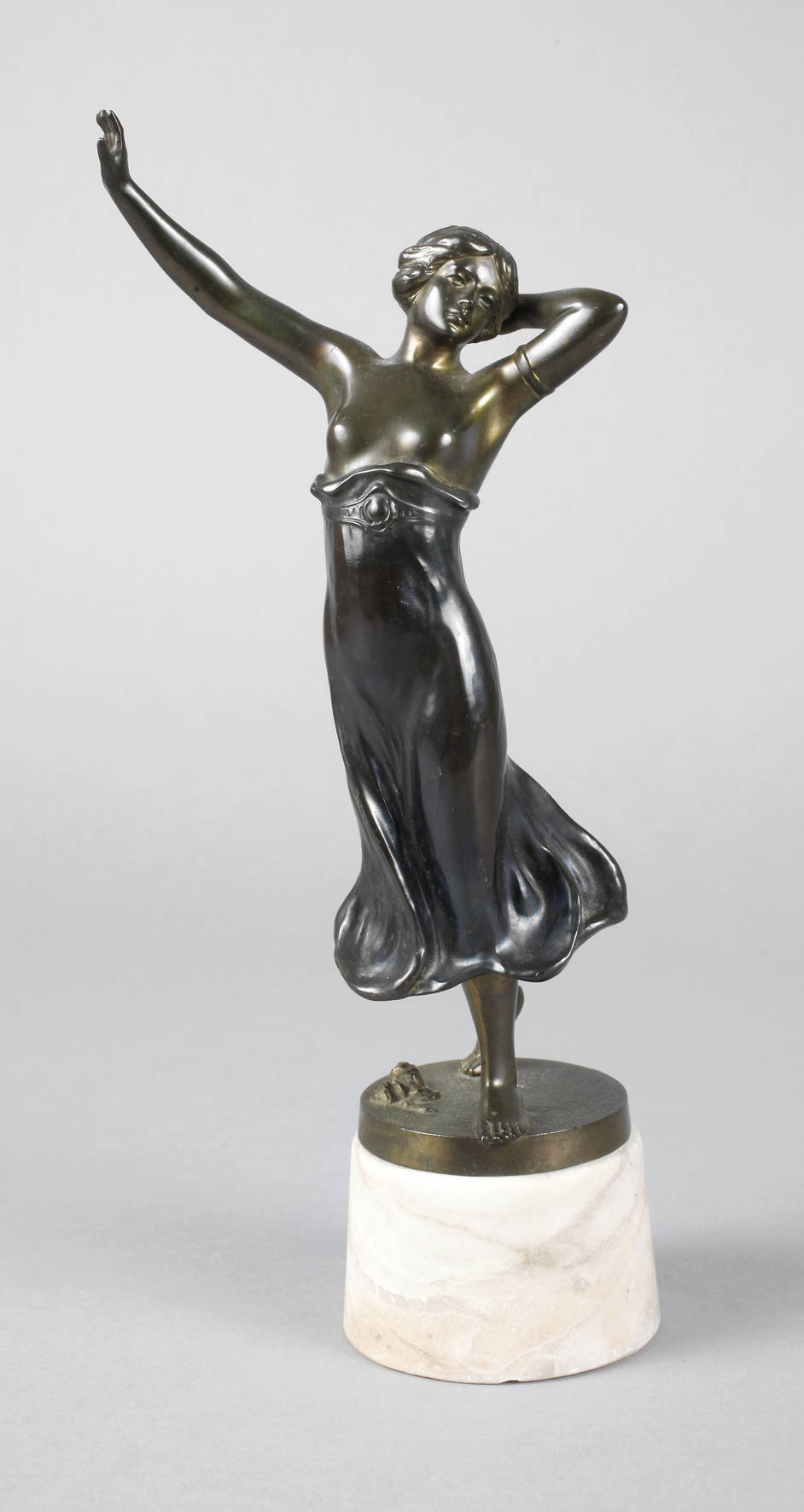 Tänzerin Jugendstil