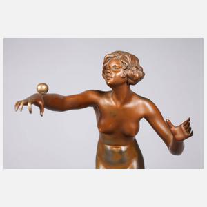 Ernst Gustav Jaeger, Mädchen mit Kugel