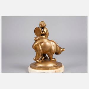 Edmund Meusel, Putto auf Bär