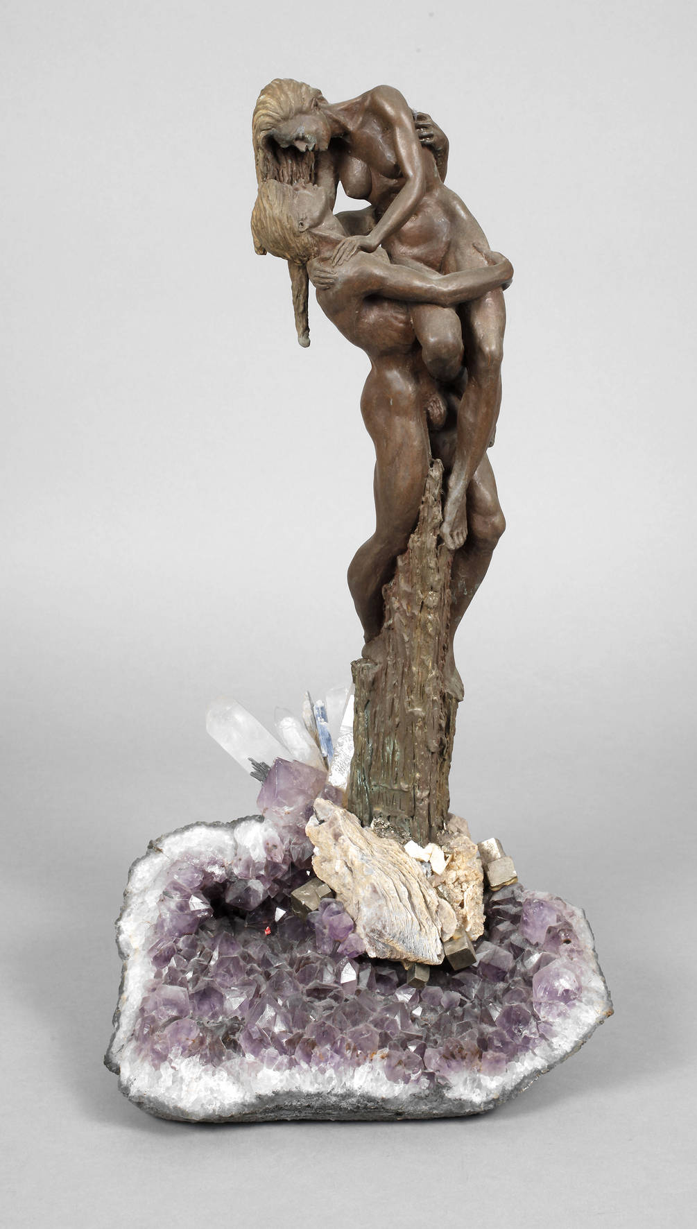 Vidal, moderne Skulptur auf Amethystgeode