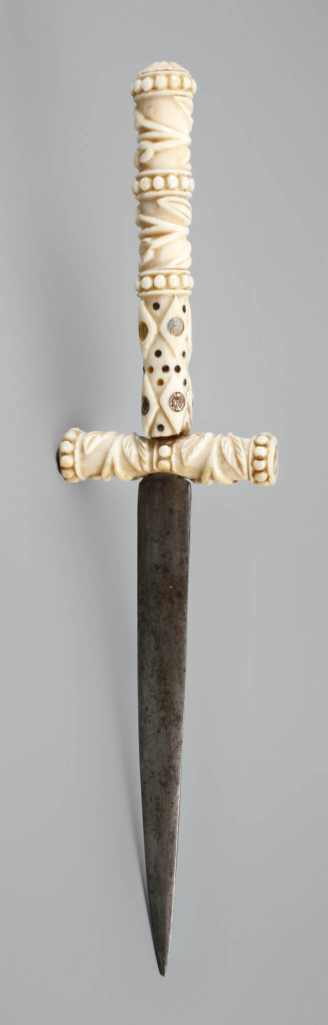 Stilett mit Beingriff