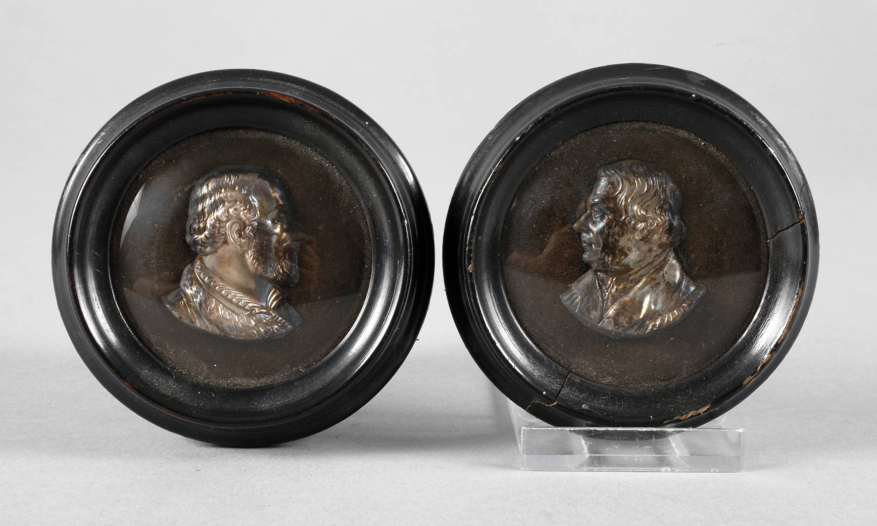 Paar Miniaturreliefs