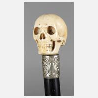Spazierstock mit Totenkopf111