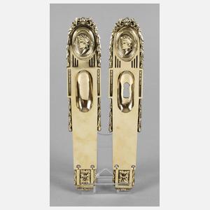 Zwei Schiebetürenbeschläge