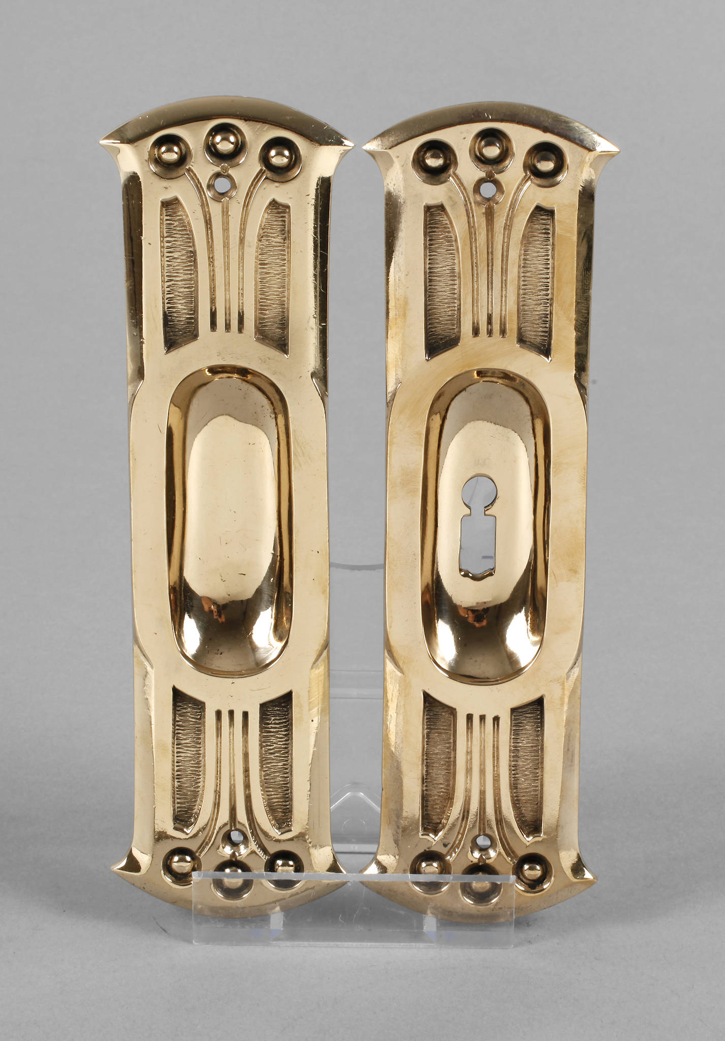 Zwei Schiebetürbeschläge