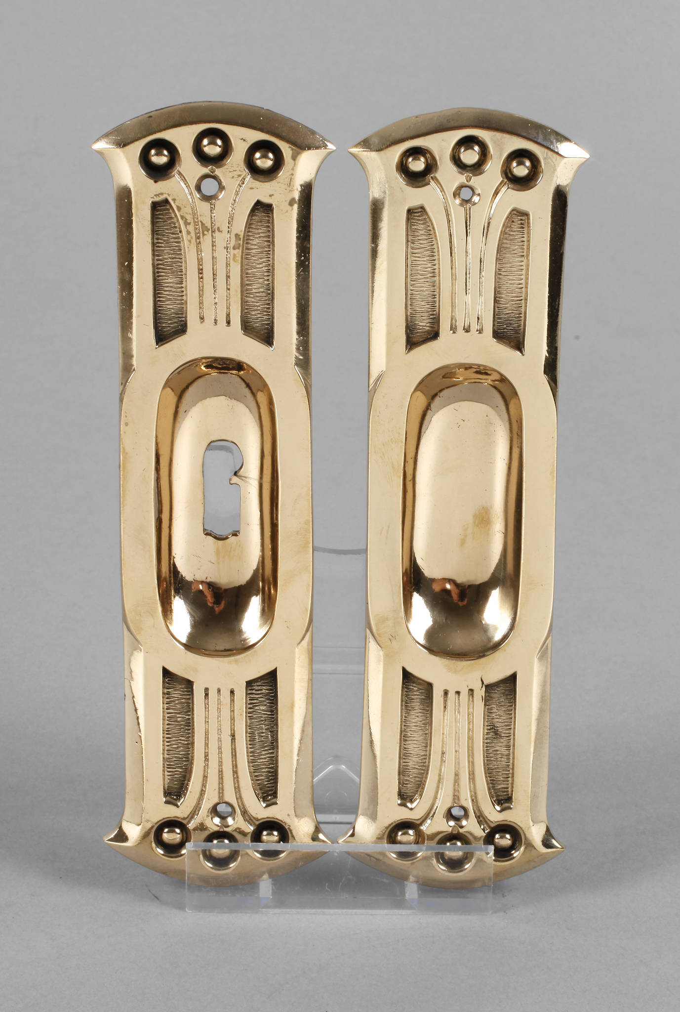 Zwei Schiebetürbeschläge