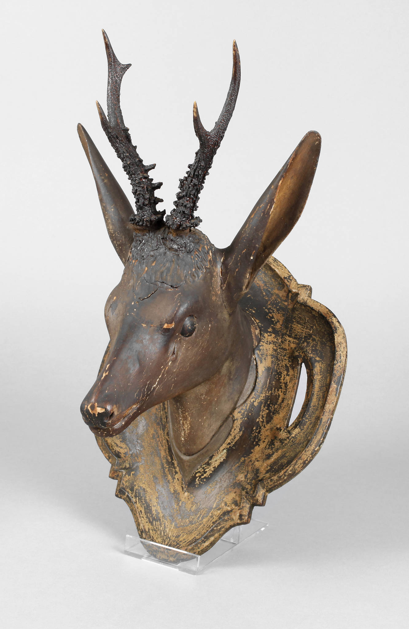Geschnitzte Jagdtrophäe