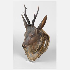 Geschnitzte Jagdtrophäe