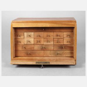 Uhrmacherschränkchen