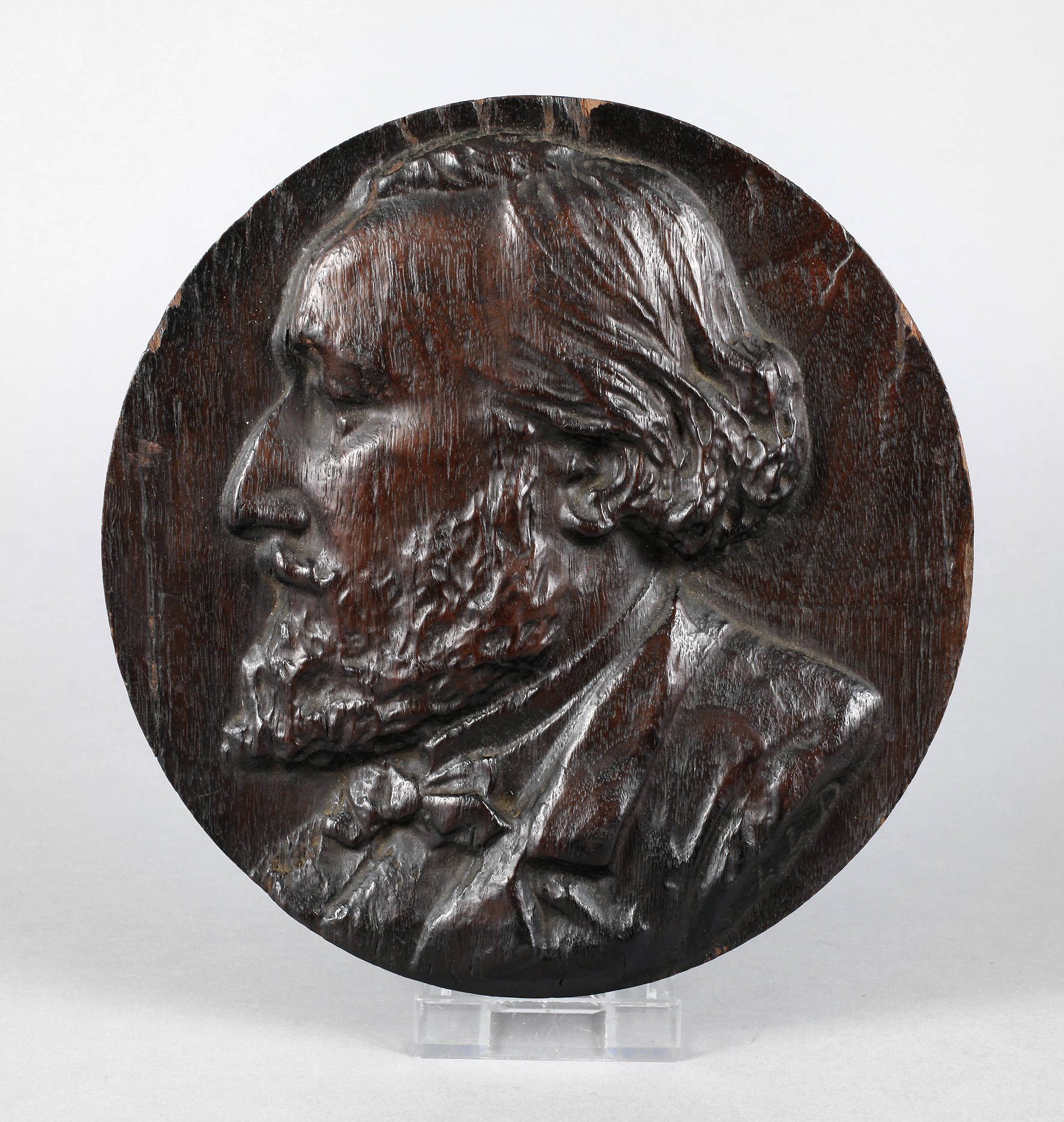 Geschnitztes Wandrelief