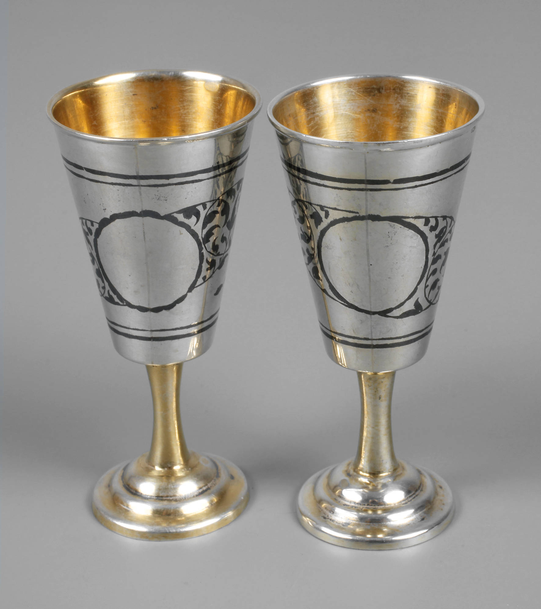 Russland zwei Schnapsbecher Silber