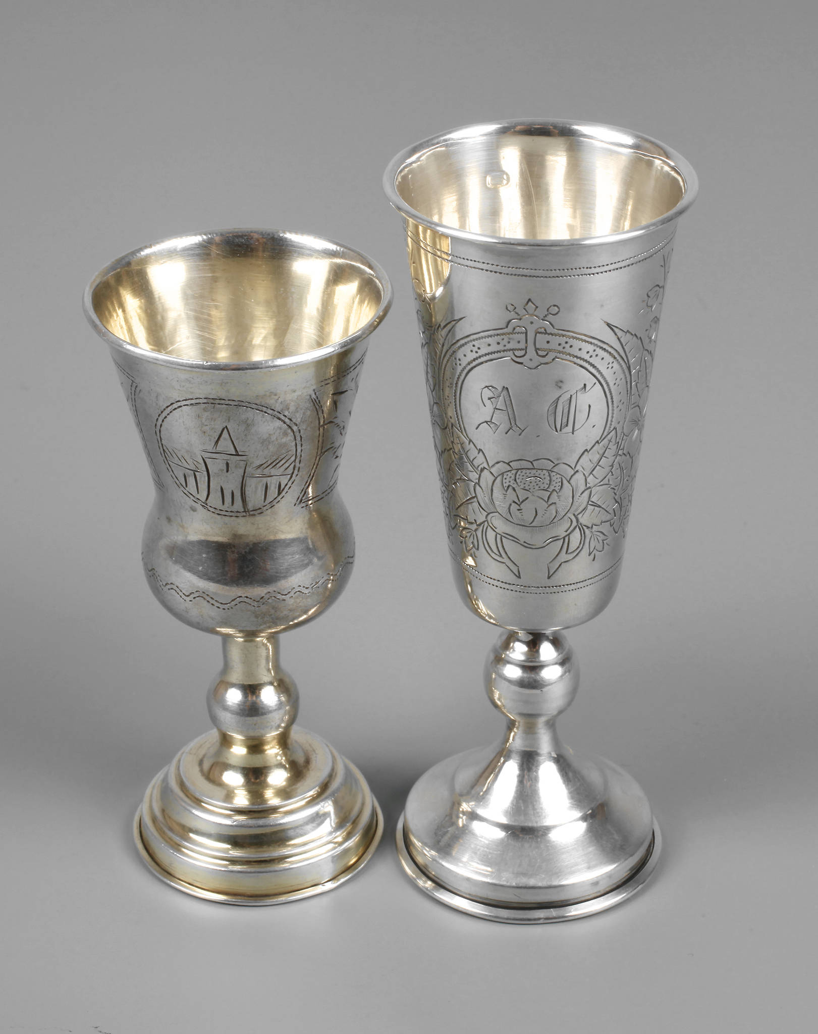 Russland zwei Wodkabecher