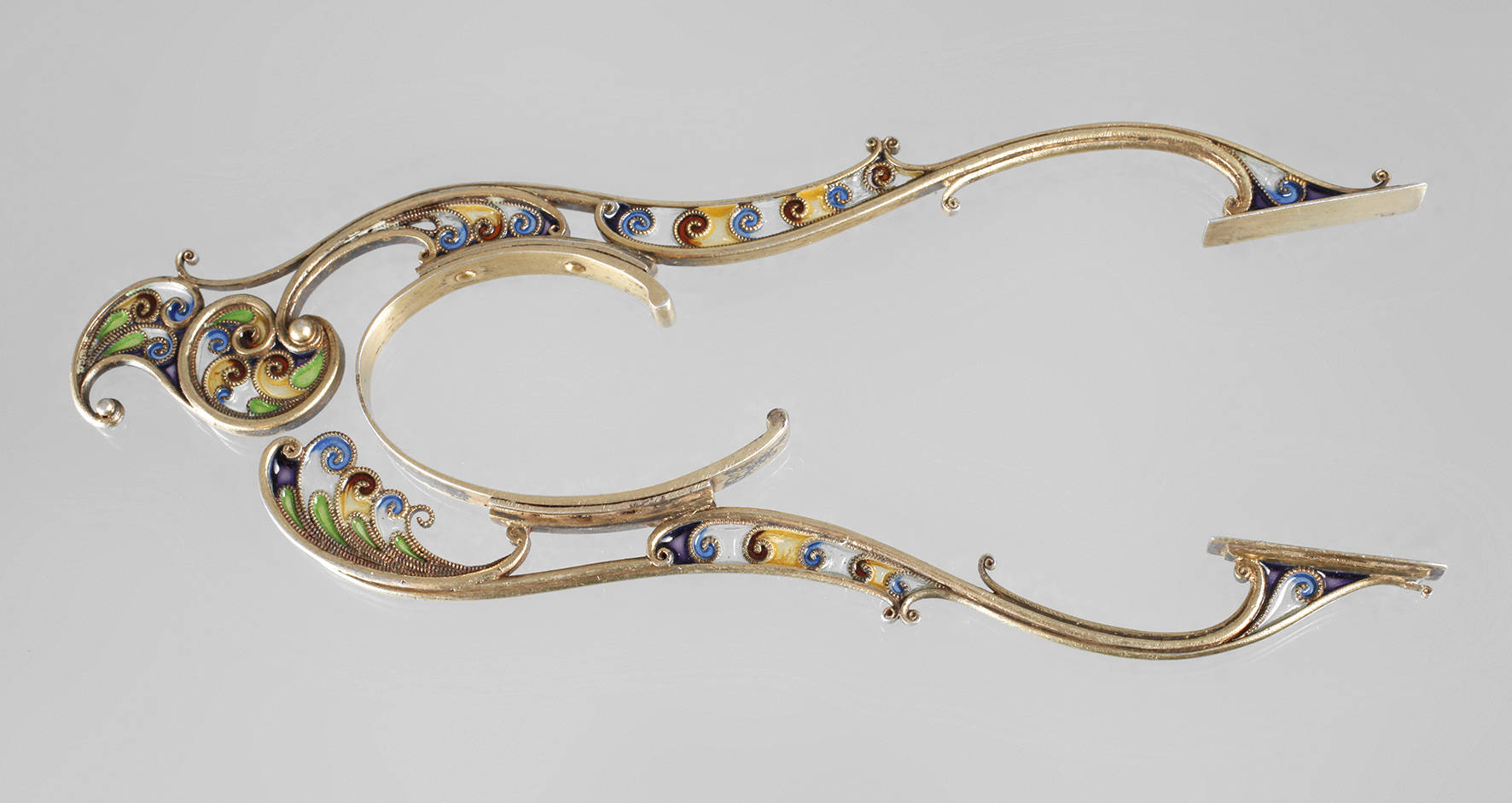 Feine Briefmarkenzange mit Fensteremail