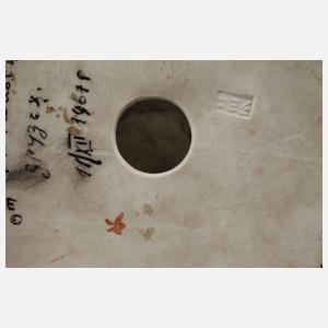 Porzellanfigur Knabe mit Teddy