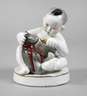 Porzellanfigur Knabe mit Teddy