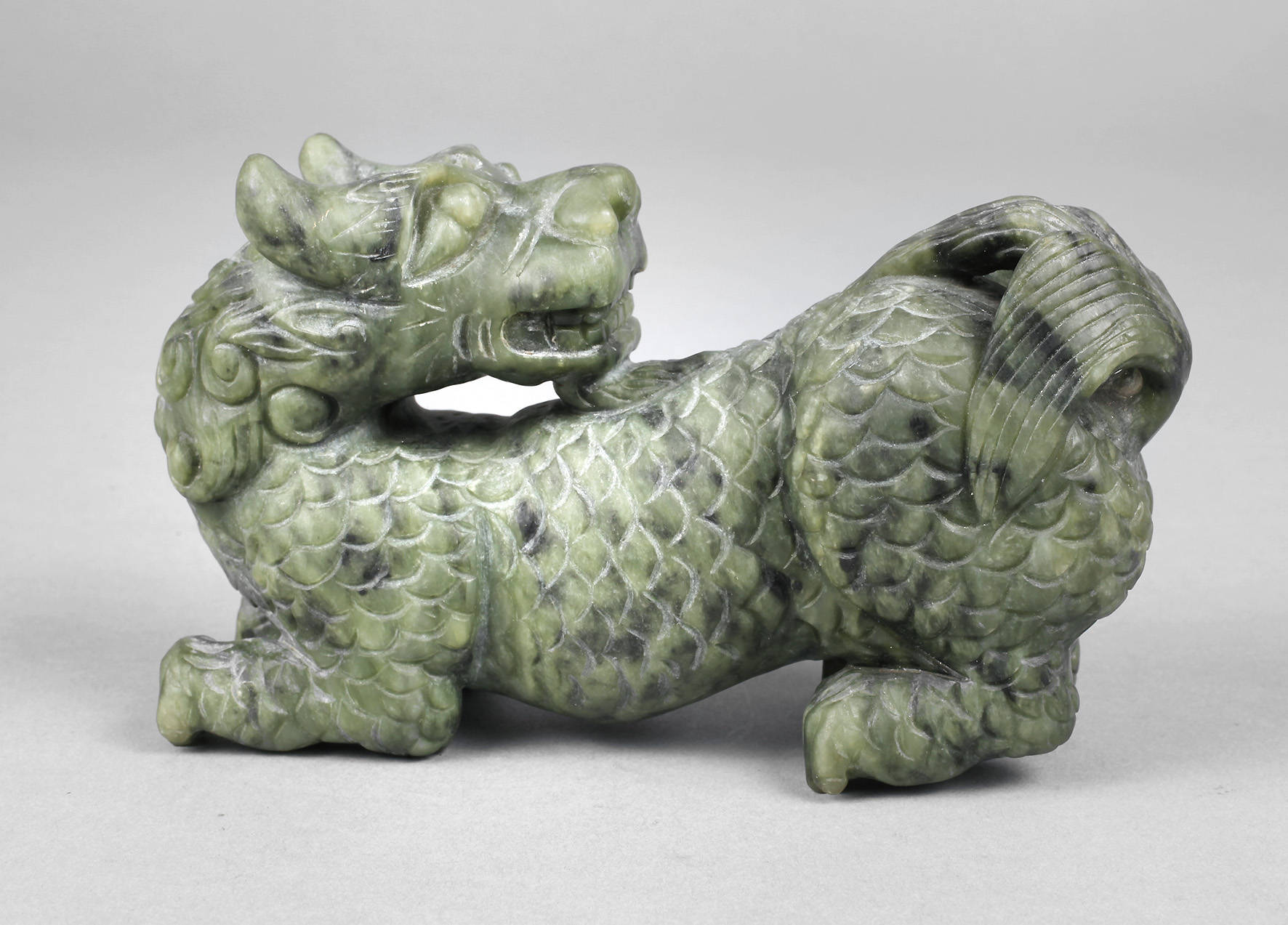 Feine Jadeschnitzerei