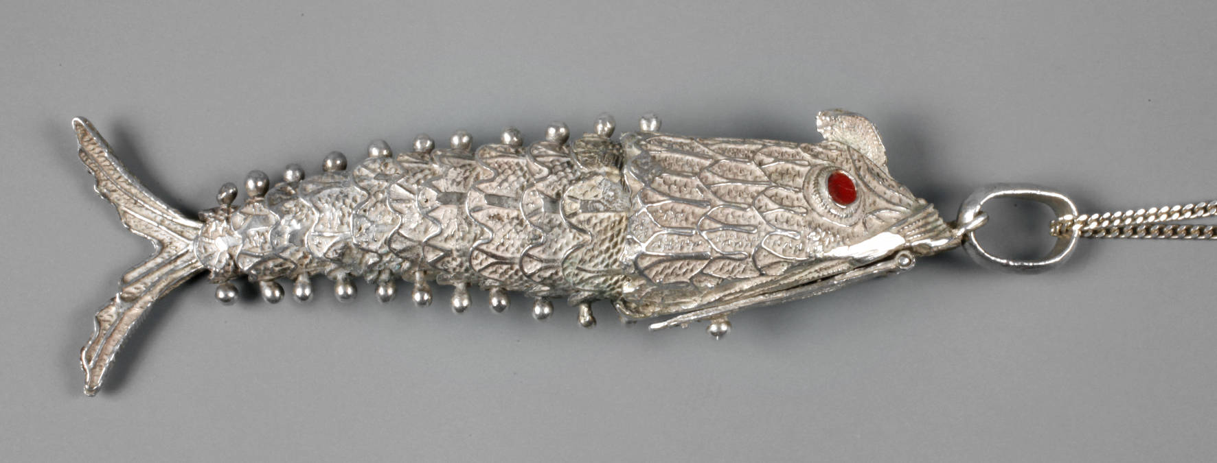 China Pillendose als Fisch