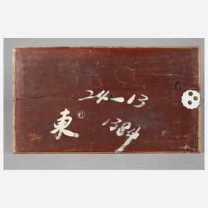 Figürliche Reliefschnitzerei