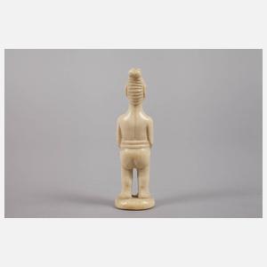 Figürliche Elfenbeinschnitzerei