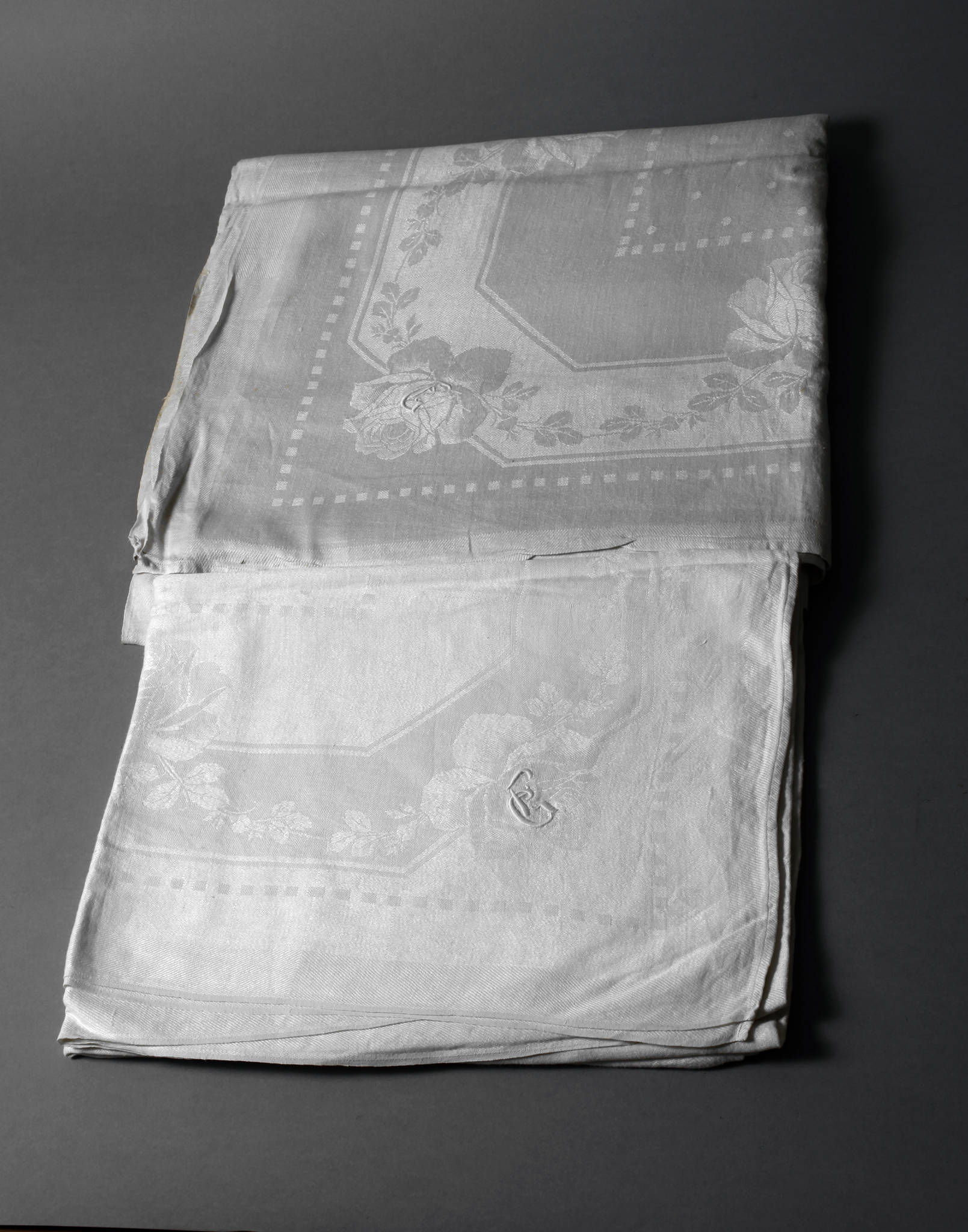 Tafelgarnitur mit Rosendekor