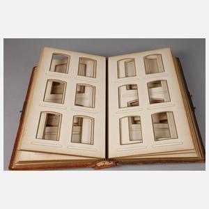 Kabinett-Fotoalbum mit Wappenkartusche