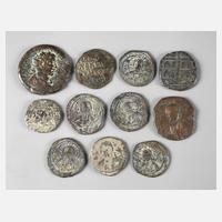 Elf antike Kupfer- und Bronzemünzen111