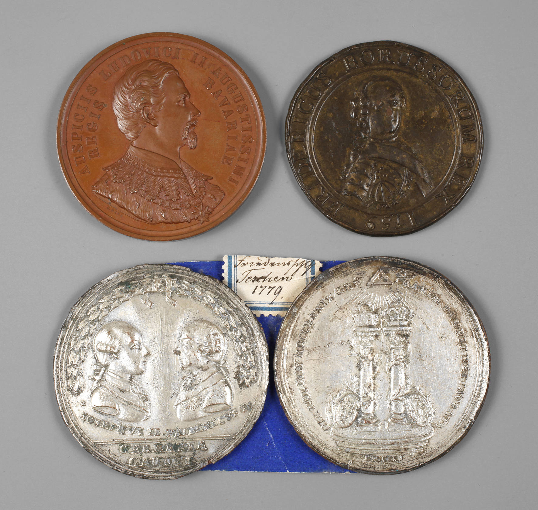 Drei Medaillen